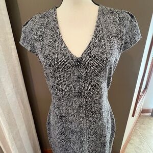 Women's Express Black & White Herringbone Dress V-Neck Stretch , Size Medium